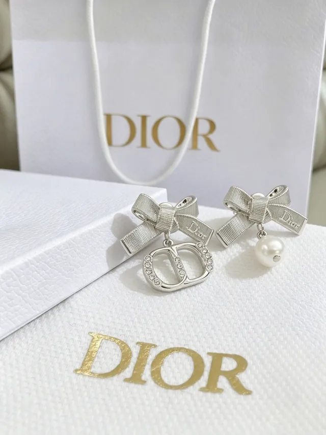 Dior Bow Motif Asymmetrical Crystal and Pearl Earrings 8