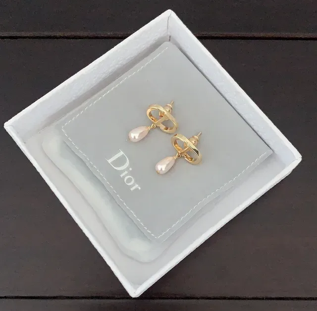 Dior CD Motif Pearl Drop Earrings 5