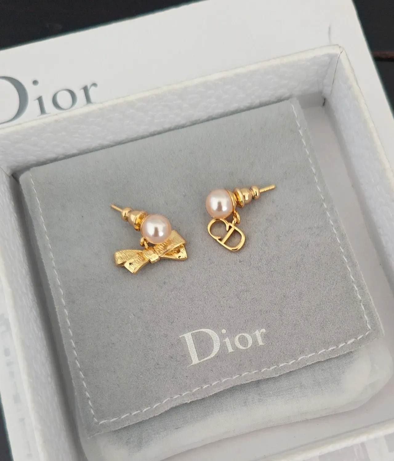 Dior Gold-Tone Pearl Bow Motif Earrings 2