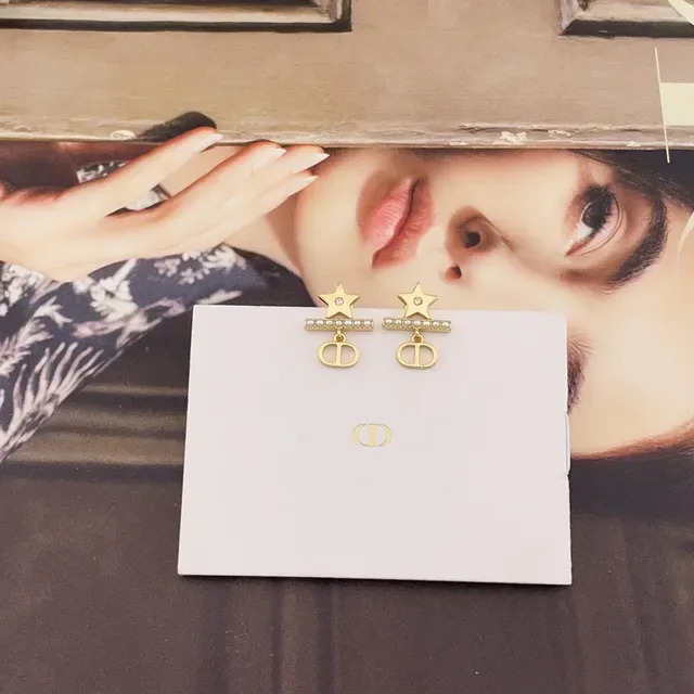 Dior Gold White Star-Shaped Earrings 5
