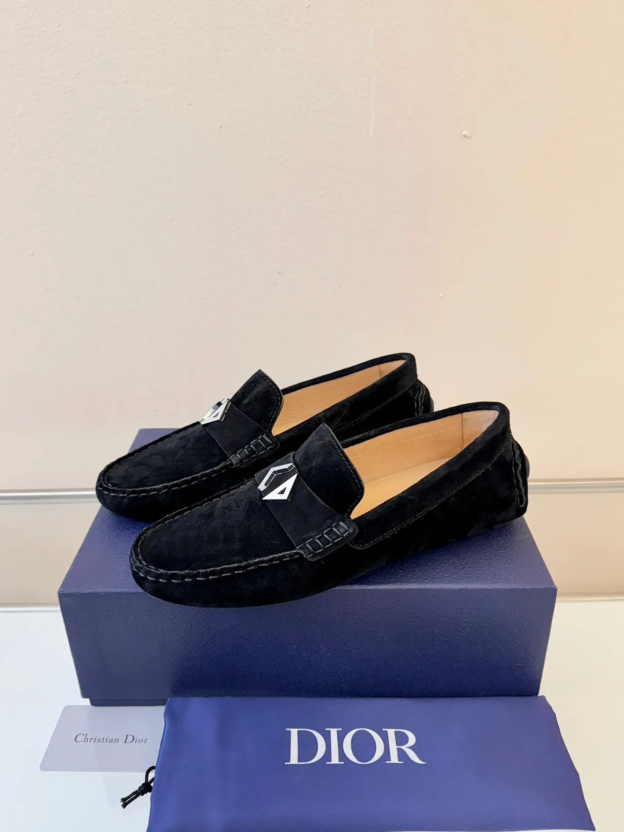 Dior J'Adior Chaussure loafers en daim noir argenté oblique avec hardware métallique 2