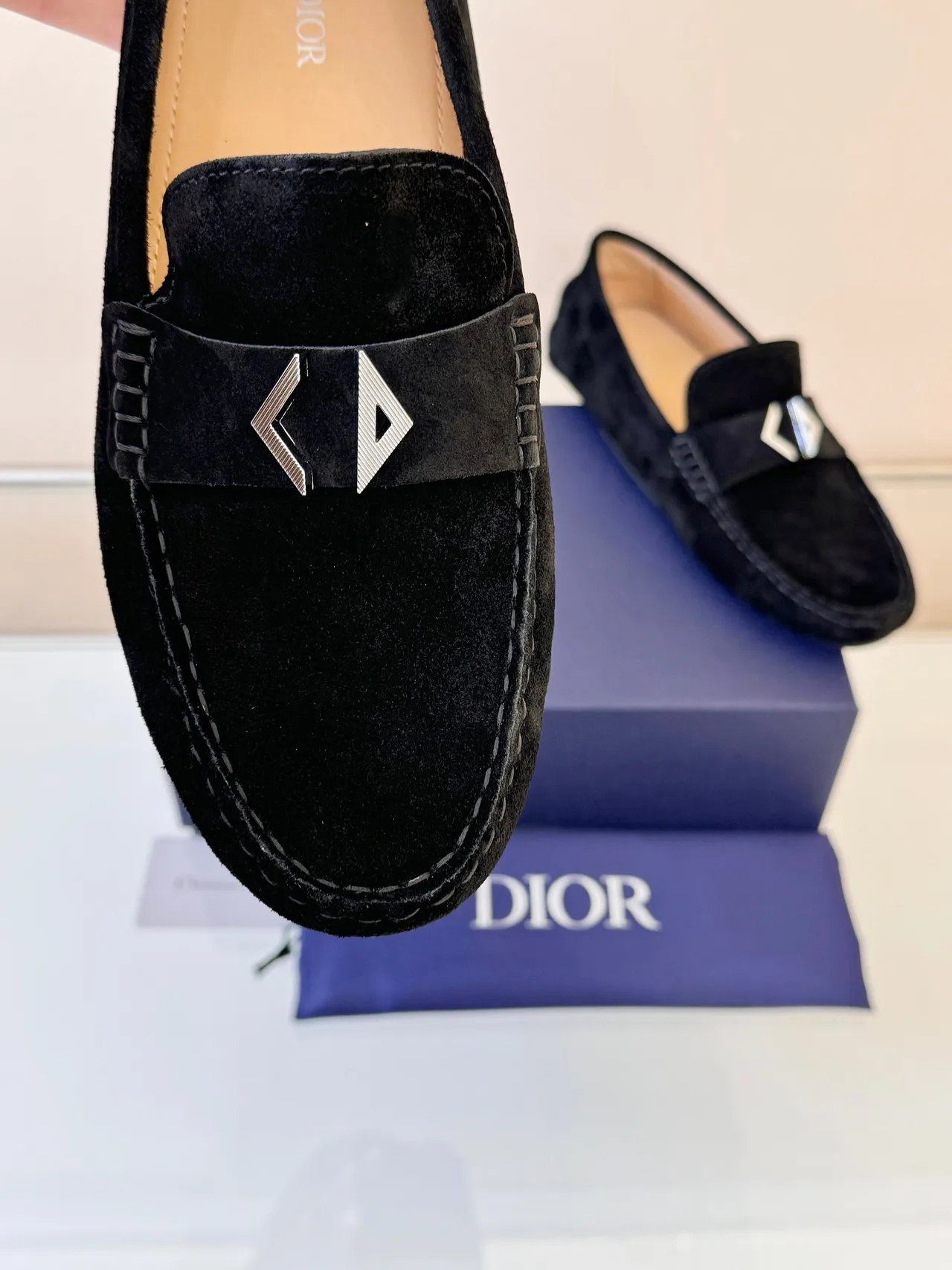 Dior J'Adior Chaussure loafers en daim noir argenté oblique avec hardware métallique 3