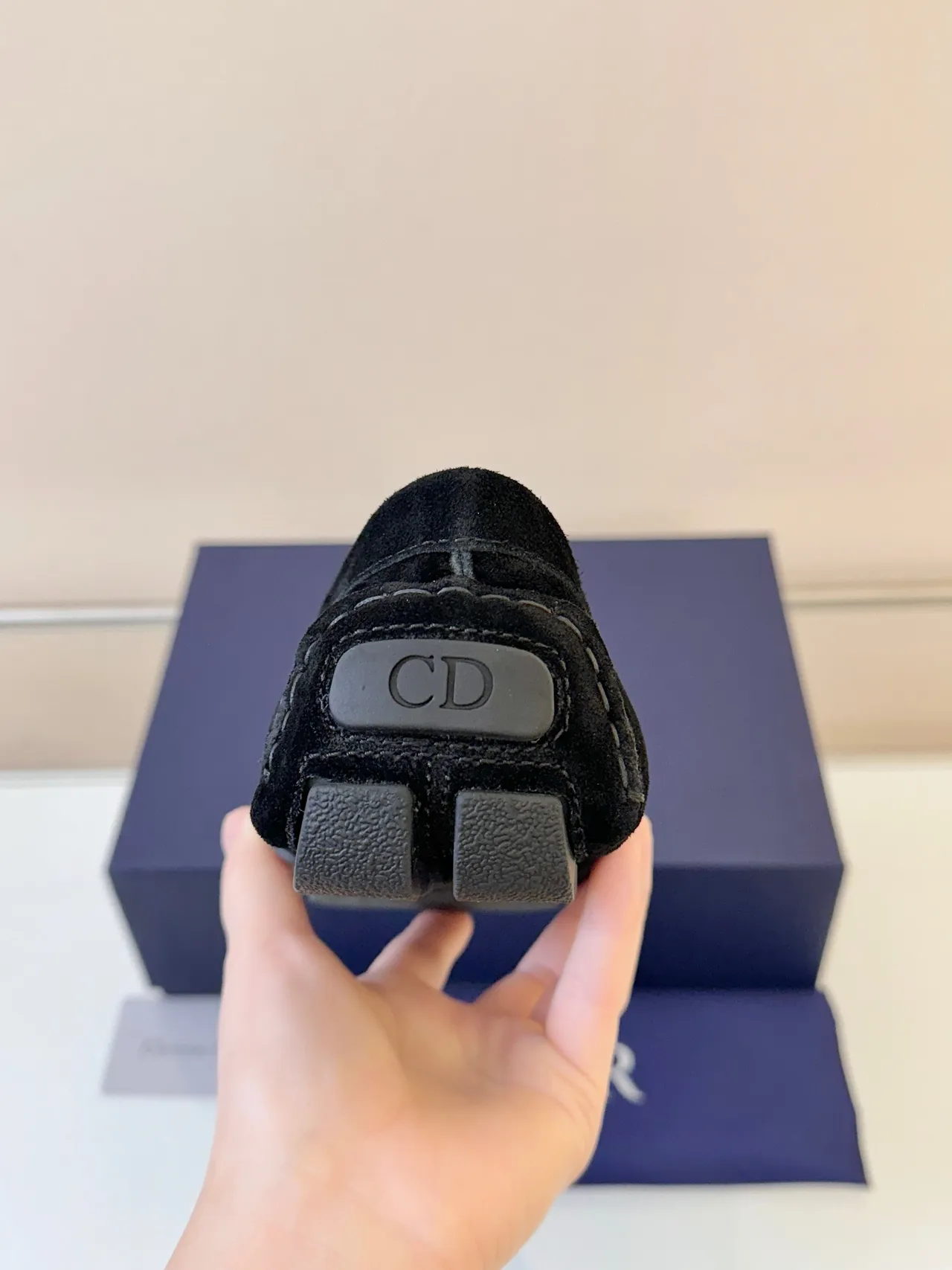 Dior J'Adior Chaussure loafers en daim noir argenté oblique avec hardware métallique 4