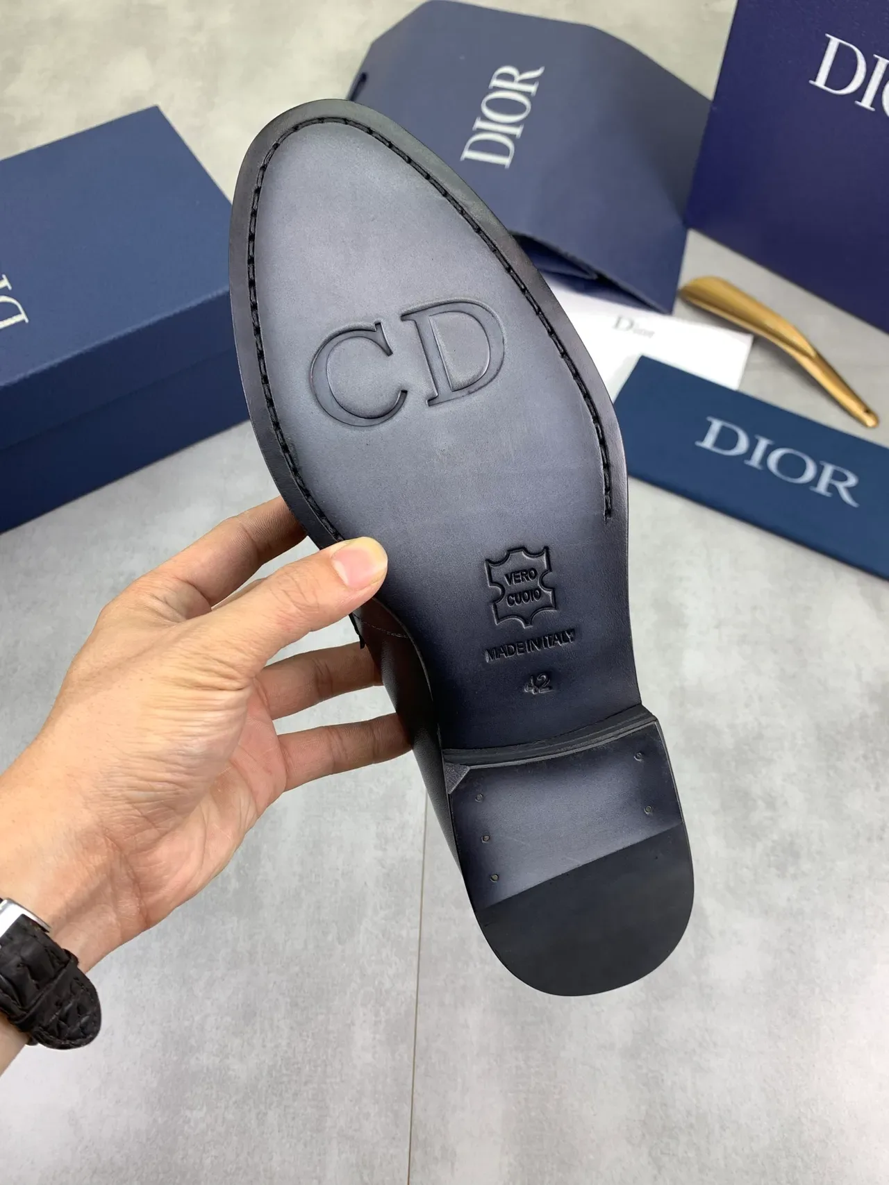 Dior Mocassin Cuir Poli Noir Argent Boucle D Métal 3
