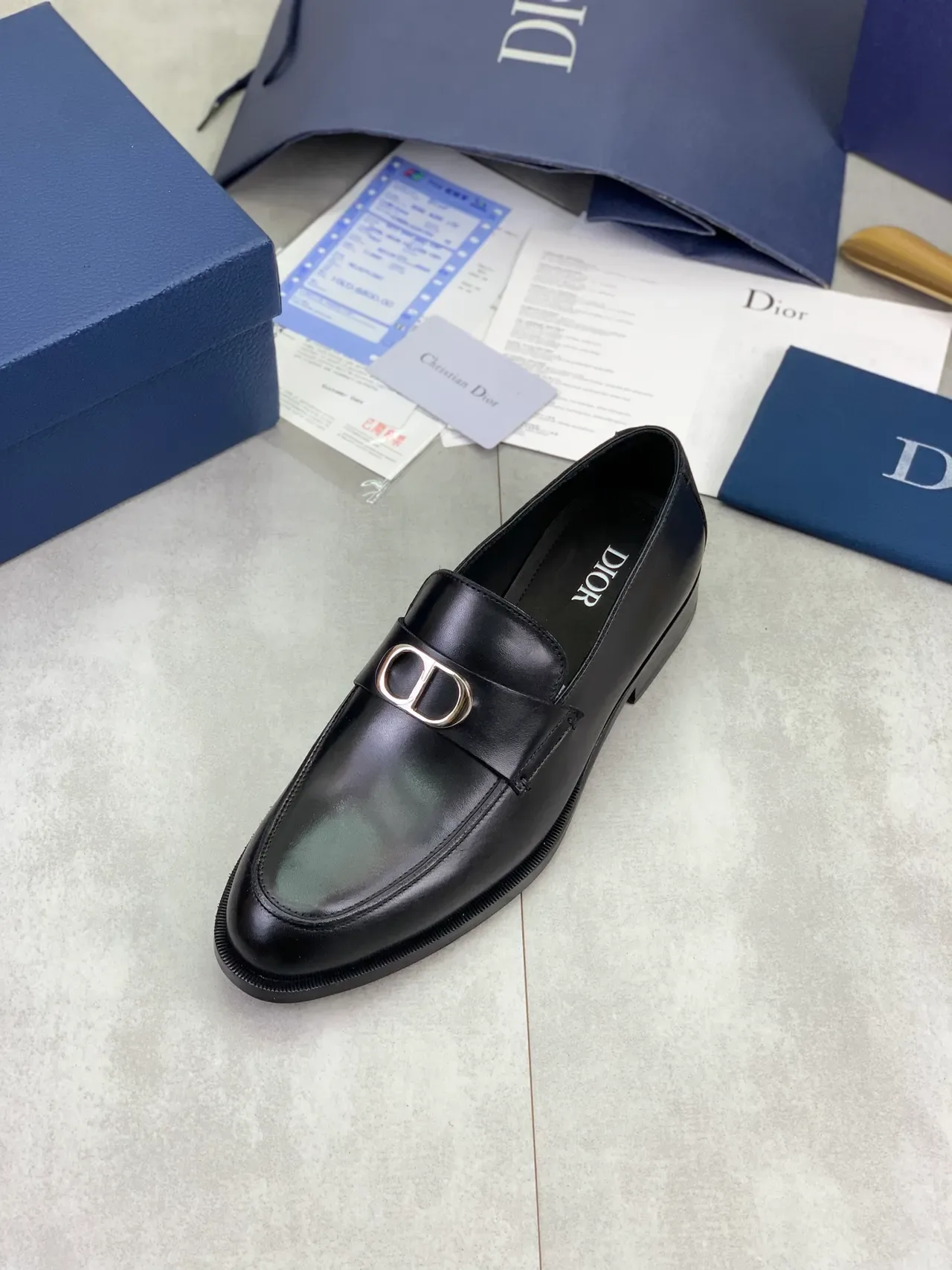 Dior Mocassin Cuir Poli Noir Argent Boucle D Métal 4