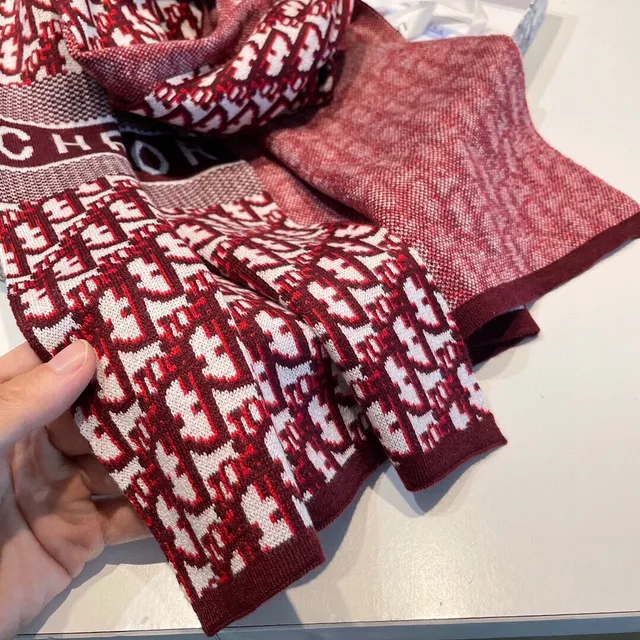 Dior Logo-Intarsia écharpe cachemire rouge et blanc tricotée 9