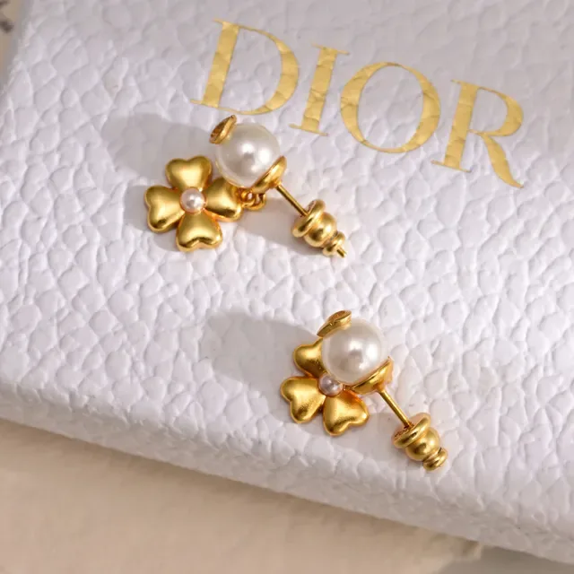 Dior Lucky Dior Boucles d'Oreilles perle fleur résine doré et blanc 2