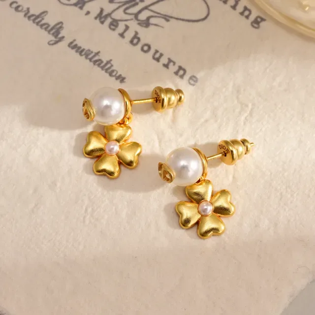 Dior Lucky Dior Boucles d'Oreilles perle fleur résine doré et blanc 6