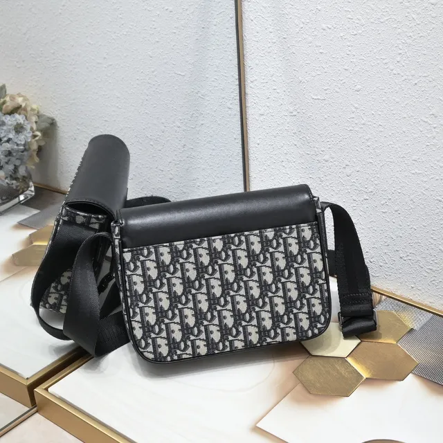 Dior Oblique Messenger sac messenger noir monogrammé toile cuir rabat messenger 4