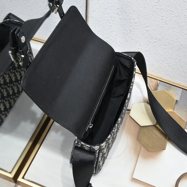 Dior Oblique Messenger sac messenger noir monogrammé toile cuir rabat messenger 6