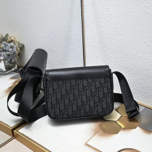 Dior Oblique Messenger sac messenger noir monogrammé toile cuir rabat messenger 8