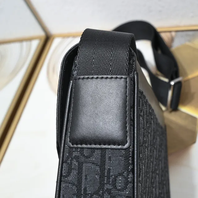 Dior Oblique Messenger sac messenger noir monogrammé toile cuir rabat messenger 9
