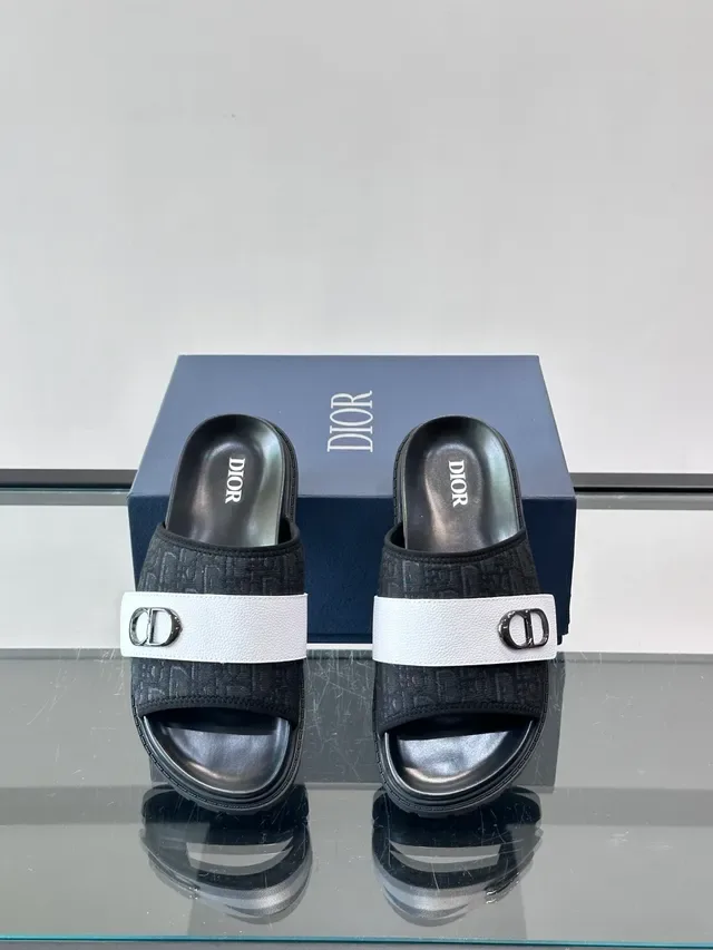 Dior Slide Black White Monogram-Patterned Strap CD-Shaped Metal Buckle Slippers 5