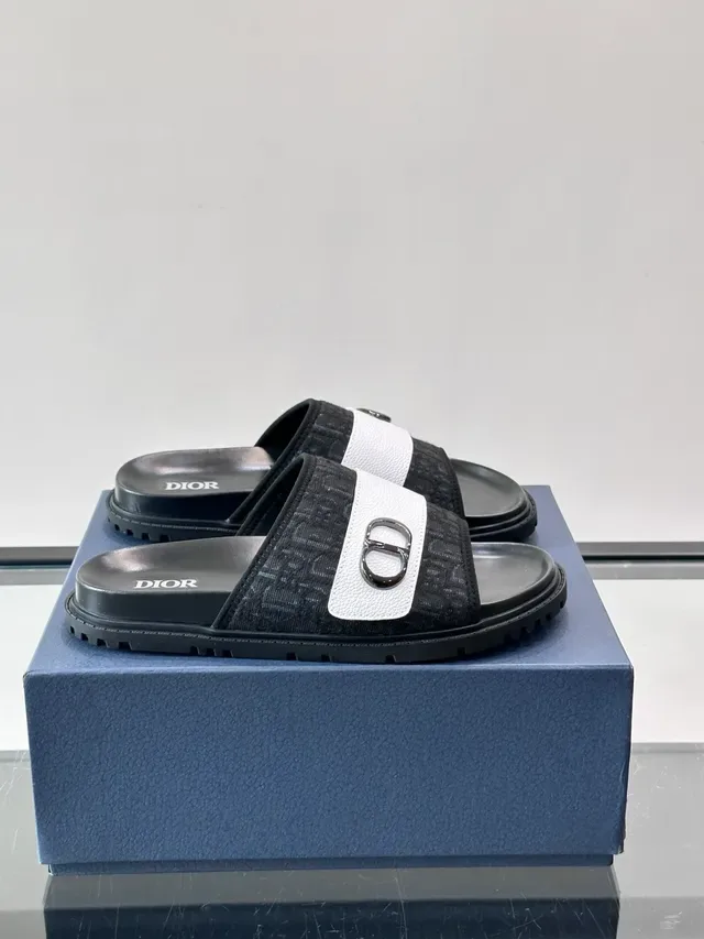 Dior Slide Black White Monogram-Patterned Strap CD-Shaped Metal Buckle Slippers 8
