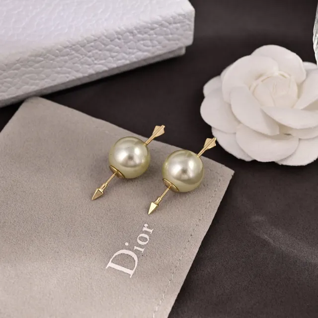 Dior Tribales Arrow-Through-Pearl Stud Earrings 5