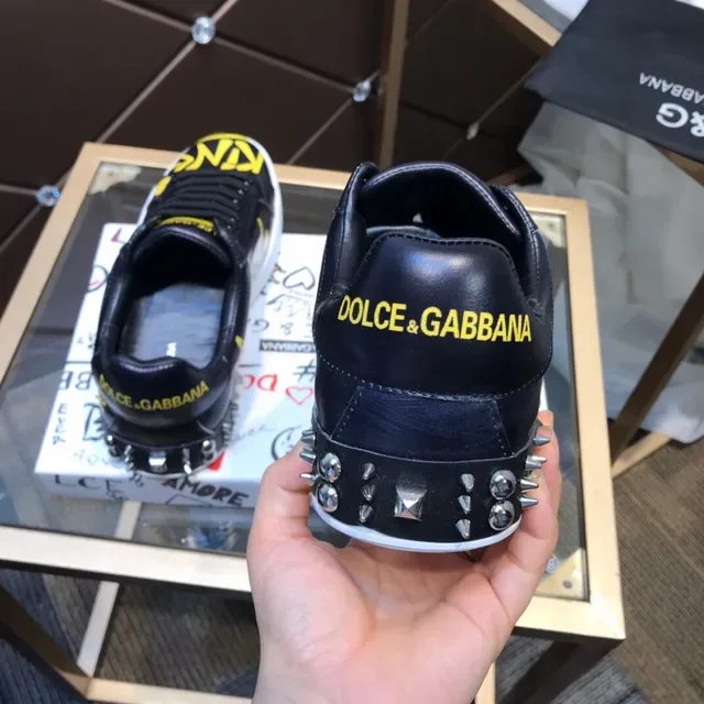 Dolce & Gabbana Graffiti-Print Sneakers Lifestyle Preto e Amarelo 5