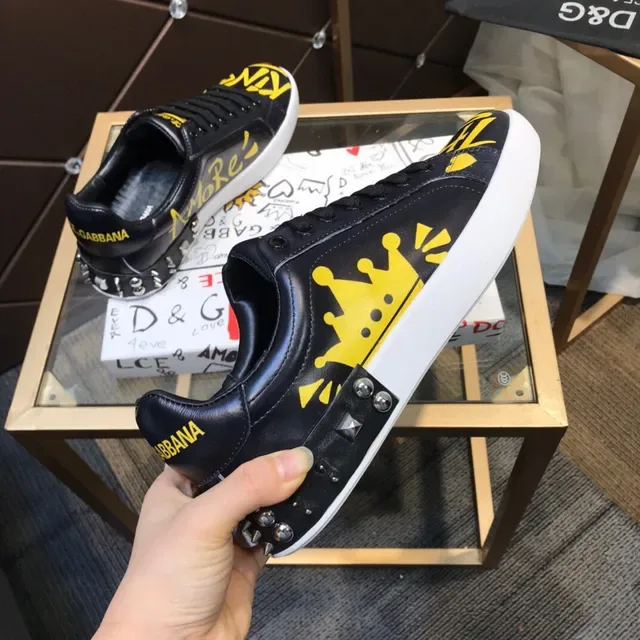 Dolce & Gabbana Graffiti-Print Sneakers Lifestyle Preto e Amarelo 6