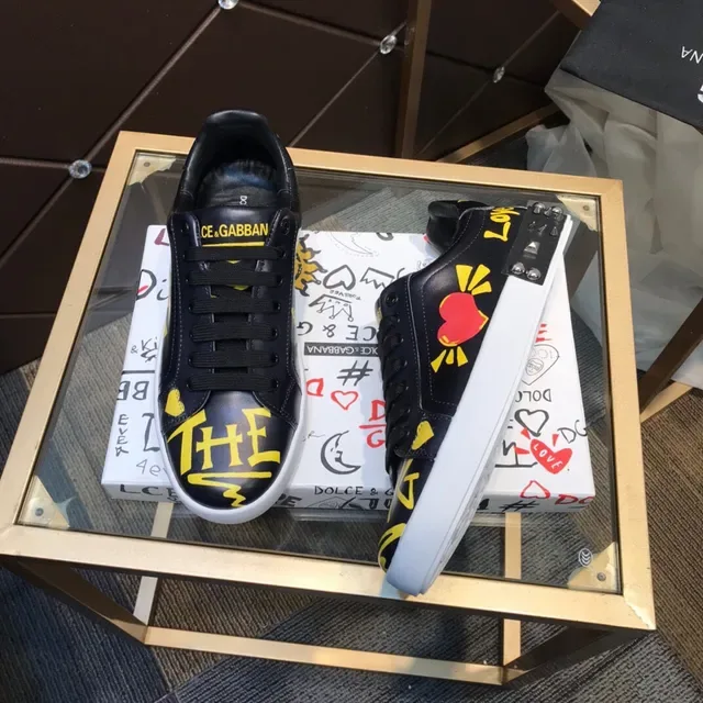 Dolce & Gabbana Graffiti-Print Sneakers Lifestyle Preto e Amarelo 9
