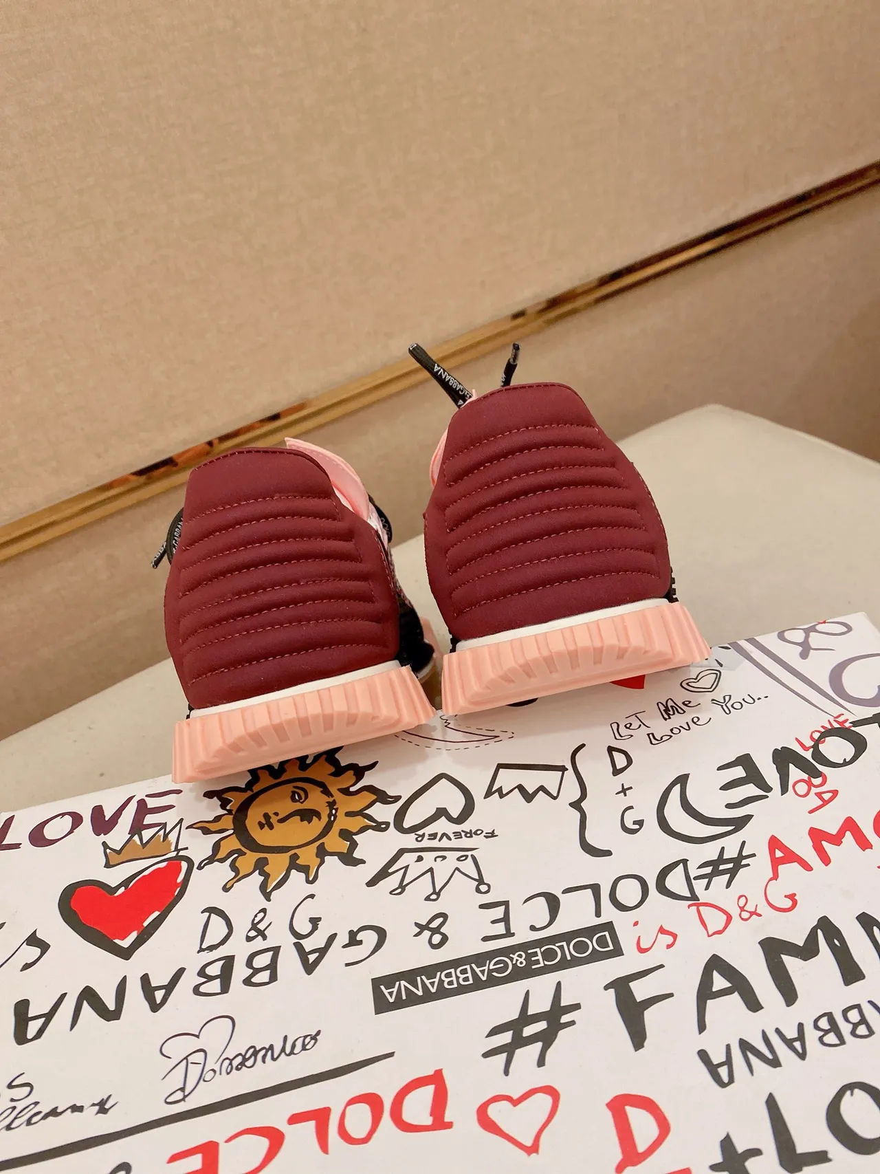 Dolce & Gabbana Rose Bordeaux Broderie Monogramme Empeigne Sculpté Semelle Intermédiaire Noire Aile Baskets Chunky 8