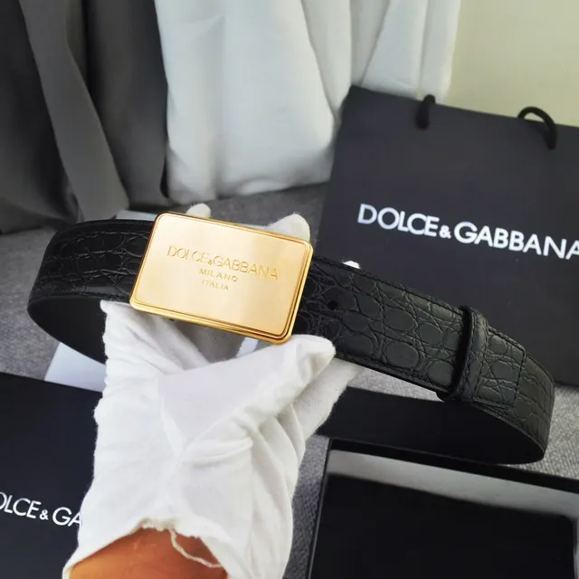 Dolce & Gabbana Portofino Ceinture en cuir avec boucle plaque rectangulaire noire et dorée avec texture crocodile embossée 3
