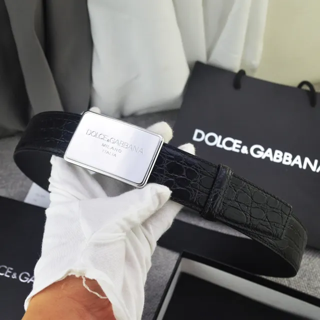 Dolce & Gabbana Portofino Ceinture en cuir avec boucle plaque rectangulaire noire et dorée avec texture crocodile embossée 6