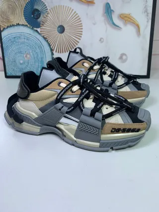 Dolce & Gabbana Runner Beige Black Construção de Tiras em Camadas Parte Superior de Múltiplos Materiais Tênis Chunky 3