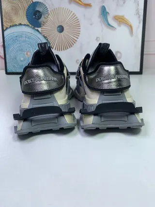 Dolce & Gabbana Runner Beige Black Construção de Tiras em Camadas Parte Superior de Múltiplos Materiais Tênis Chunky 4