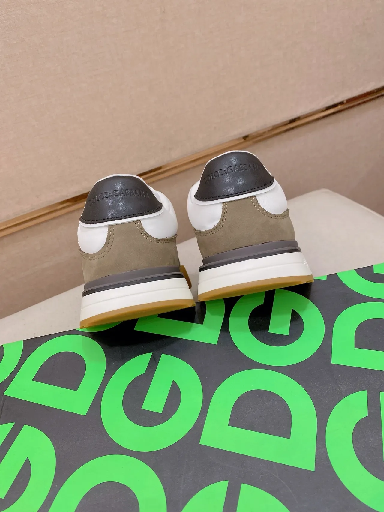 Dolce & Gabbana Sneakers Lifestyle Blancs Beiges Logo Accentué Matériau Mixte 3