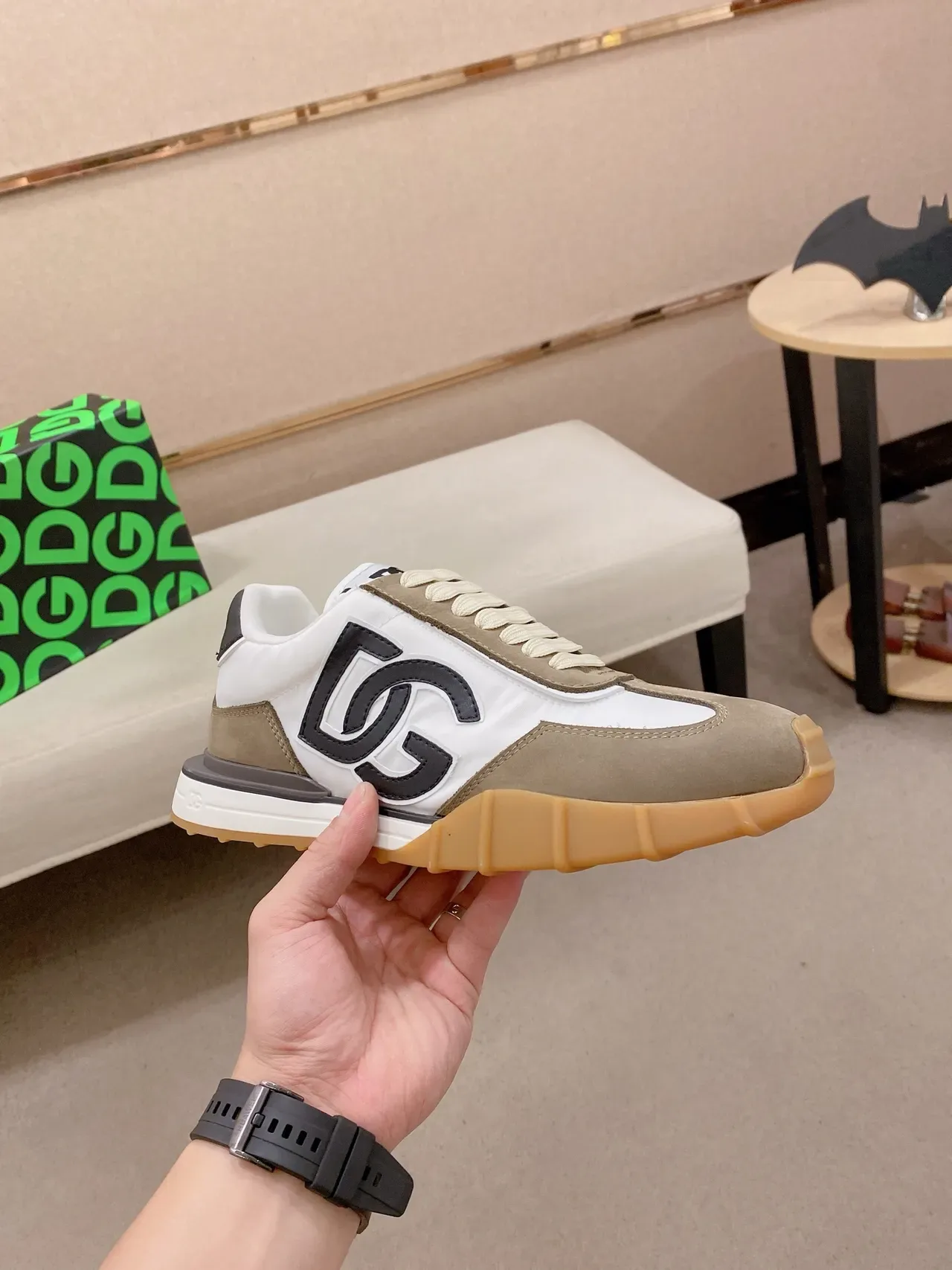 Dolce & Gabbana Sneakers Lifestyle Blancs Beiges Logo Accentué Matériau Mixte 4