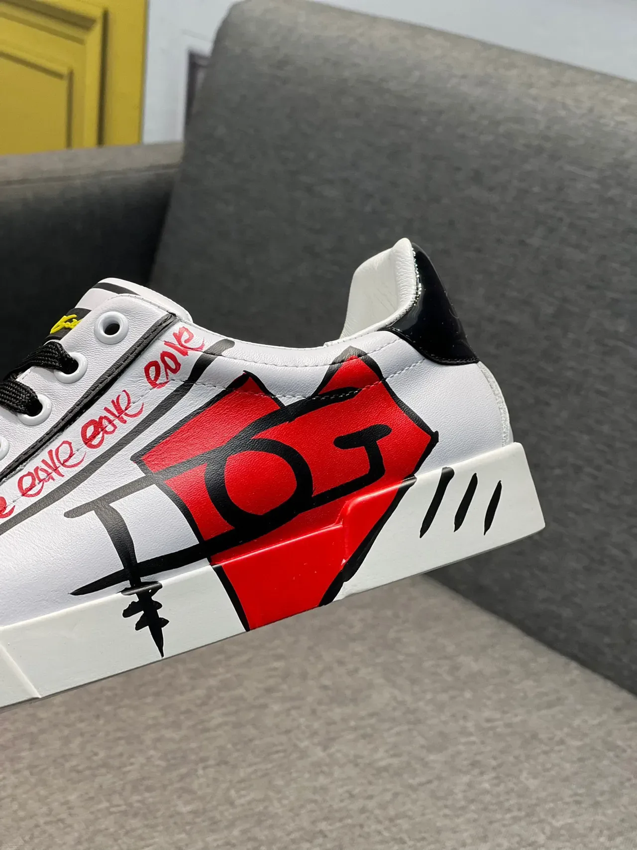Dolce & Gabbana White Red Graphic-Print Leather Low-Top Sneakers 9
