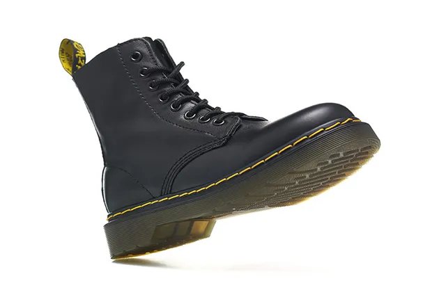 Dr. Martens 1460 Bota de Couro Preto Suave Martin 4