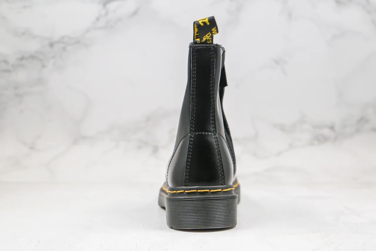 Dr. Martens 1460 Botas Martin de cuero negro liso con costura amarilla 3