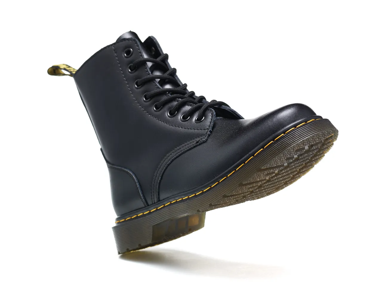 Dr. Martens 1460 Botas de couro preto macio com costuras amarelas estilo Martin 4