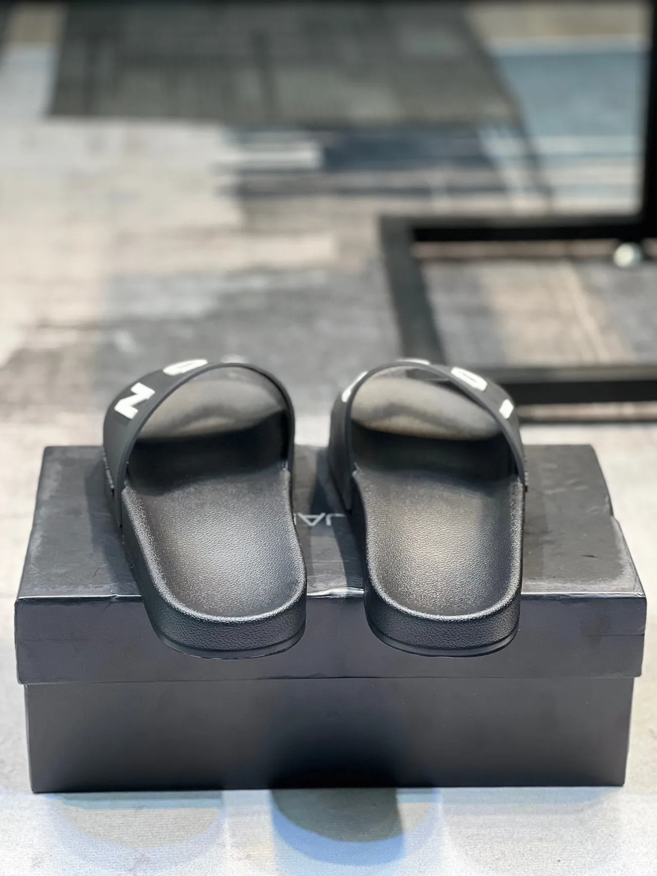 Dsquared2 Black White Molded Rubber Sole Minimalist Monochrome Slippers 3