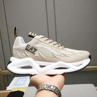 Emporio Armani বেইজ সাদা স্কাল্প্টেড মিডসোল রিবড নিট আপার চাঙ্কি স্নিকার্স