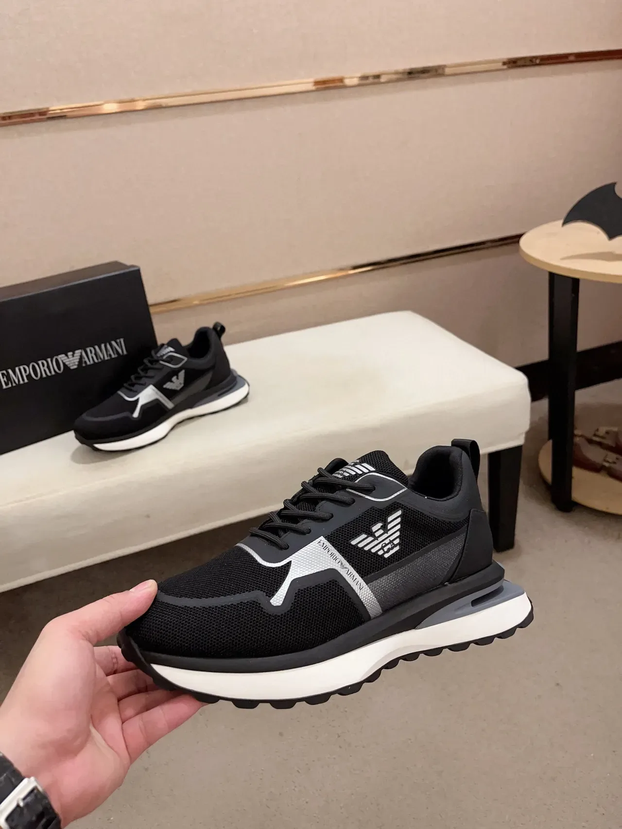 Emporio Armani Sneakers lifestyle noirs et argentés avec logo d'aigle 3