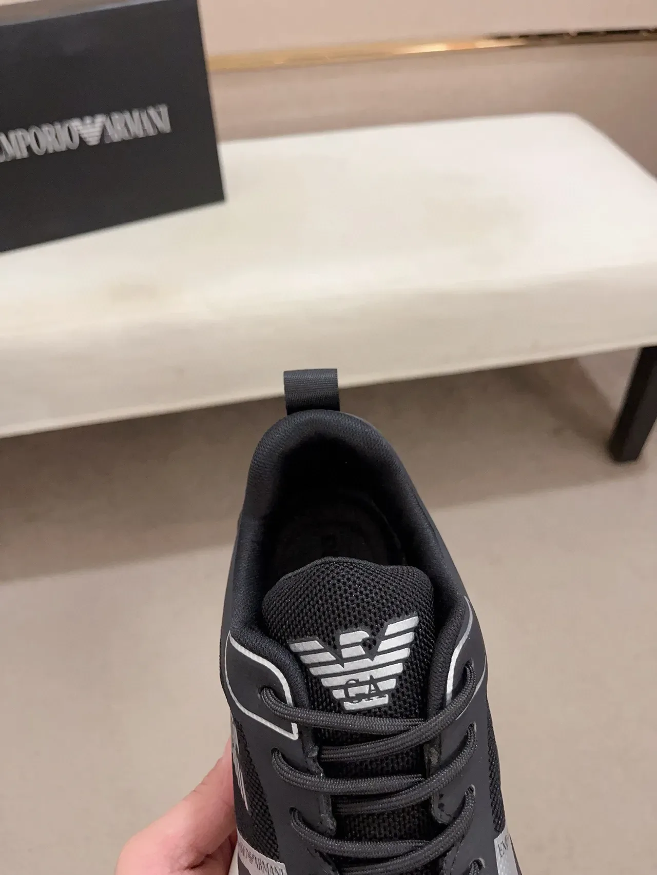 Emporio Armani Sneakers lifestyle noirs et argentés avec logo d'aigle 6