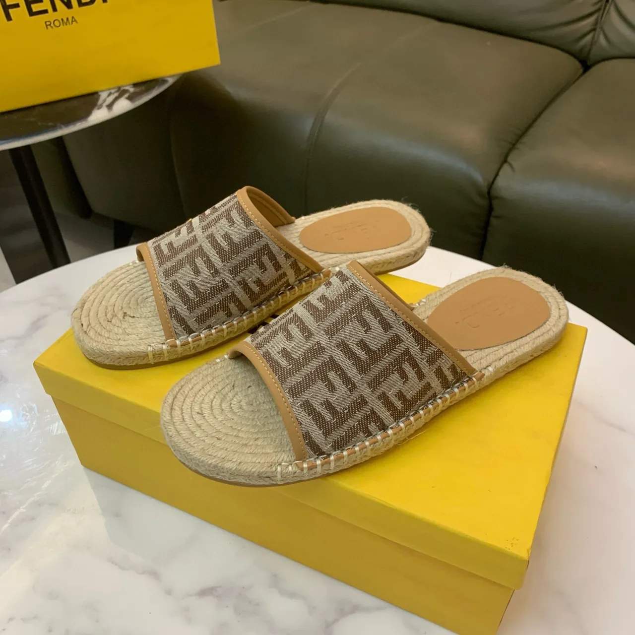 Fendi beige marron monogrammées bretelles de tissu semelle en jute tressée sandales 2