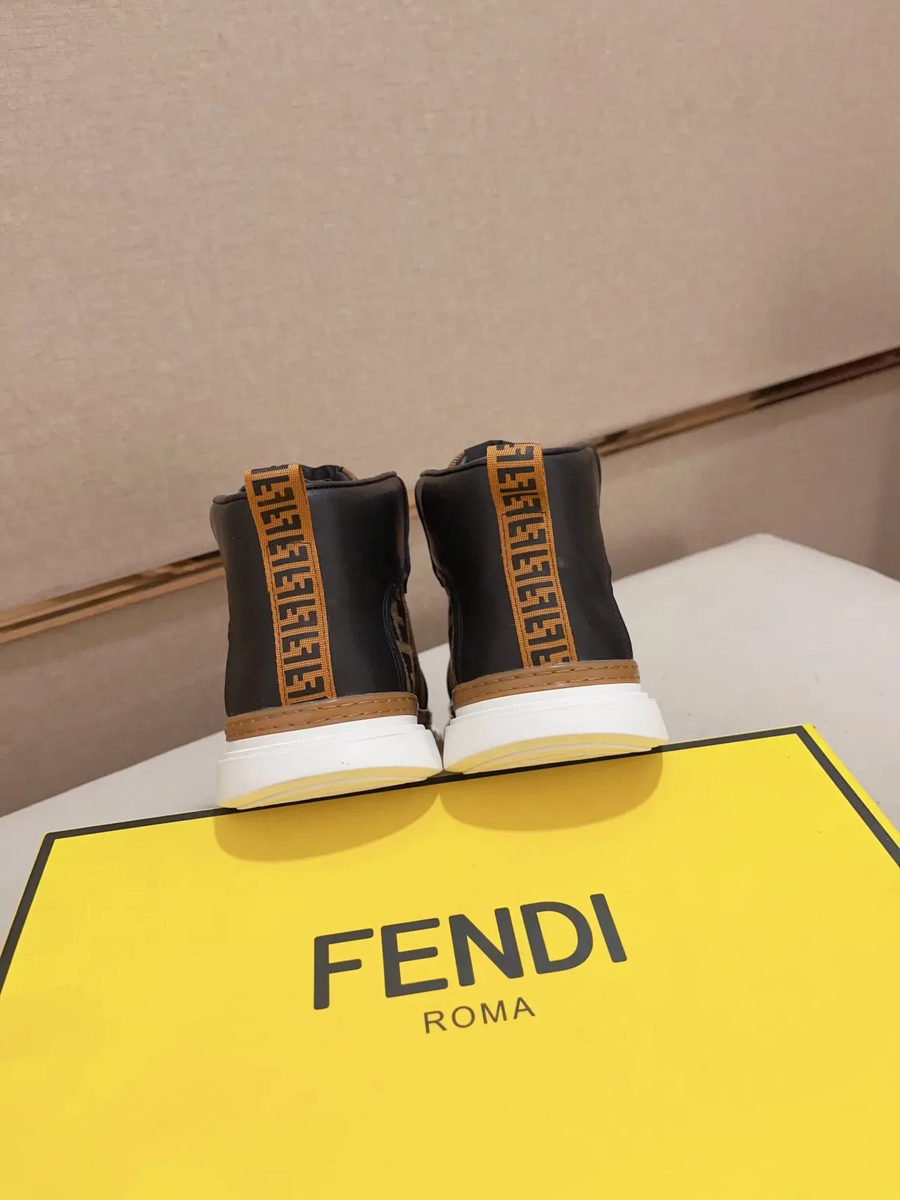 Fendi Preto Marrom High-Top FF Monogram Jacquard Estilo de vida Sapatilhas 4