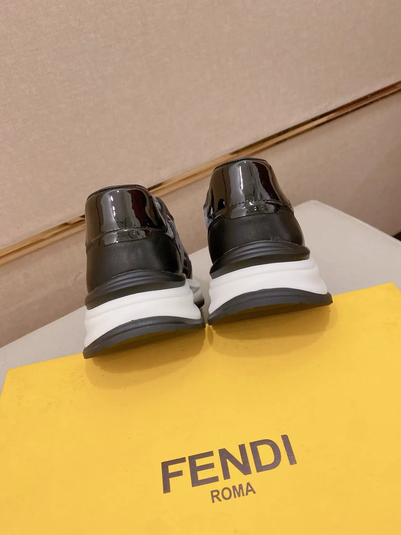 Fendi Noir Blanc FF Monogramme Jacquard Chunky Midsole Lifestyle Sneakers 8