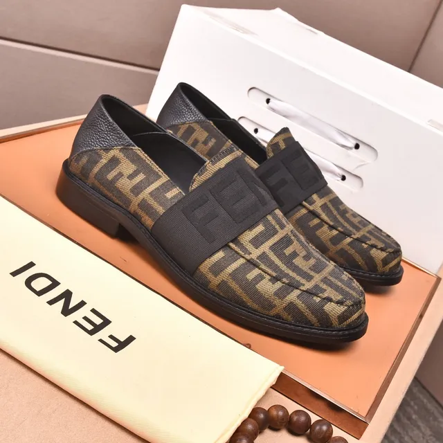 Fendi FF Loafer بني وأسود Zucca Jacquard مكاسين slip-on 4