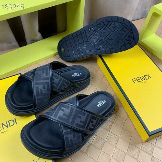 Fendi FF Slide Sandálias de plataforma com monograma preto em webbing 2