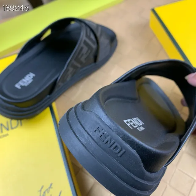 Fendi FF Slide Sandálias de plataforma com monograma preto em webbing 3