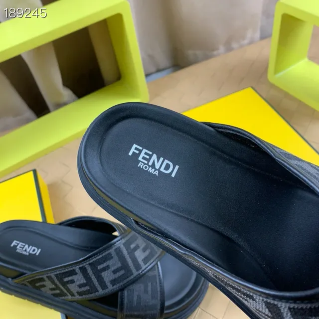 Fendi FF Slide Sandálias de plataforma com monograma preto em webbing 4