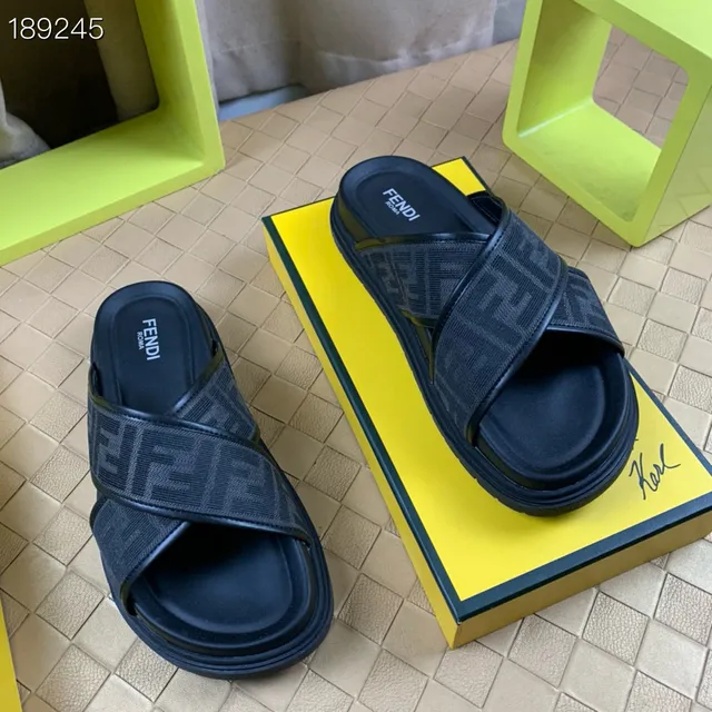 Fendi FF Slide Sandálias de plataforma com monograma preto em webbing 7