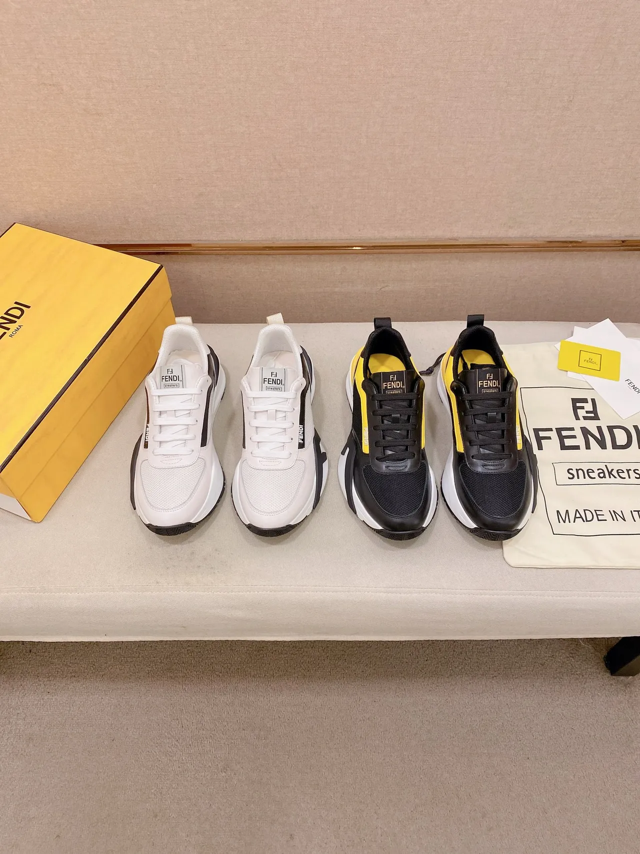 Fendi Lifestyle Sneaker Chaussures Noires Jaunes Maille Et Cuir Supérieur Semelle Sculptée Sneakers 3