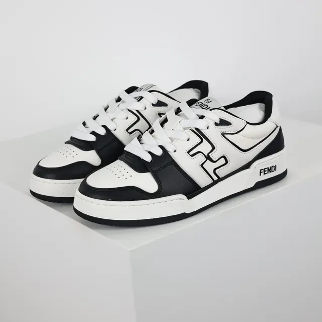 Fendi Tênis lifestyle de couro branco e preto com sola baixa 2