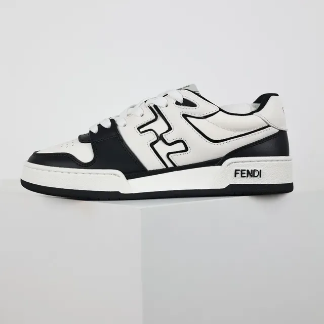 Fendi Tênis lifestyle de couro branco e preto com sola baixa 9