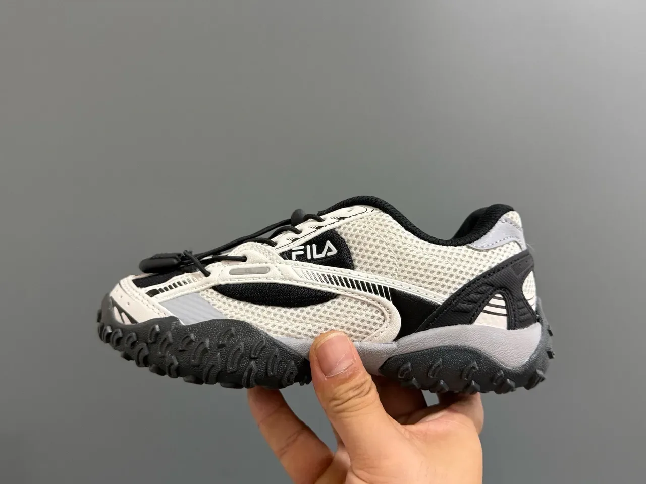 Fila White Black Mesh And Synthetic Overlay Upper Aggressive Lug Outsole Sneakers 24