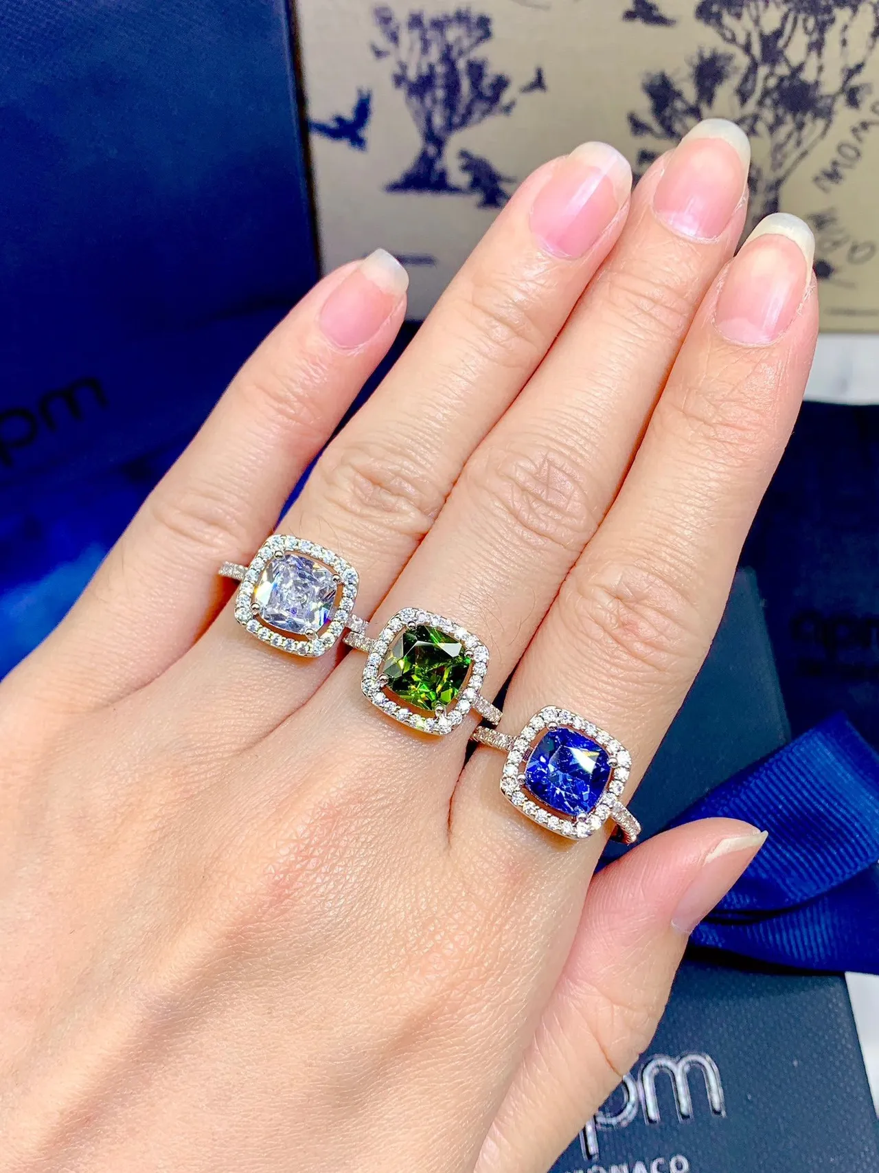 apm Monaco Cushion-Cut Blue Sapphire Pavé Halo Ring 3